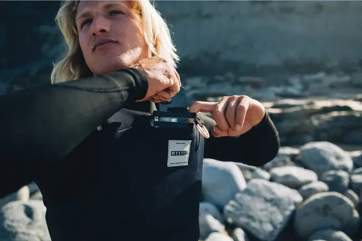 Kitesurf accessories — booties + board