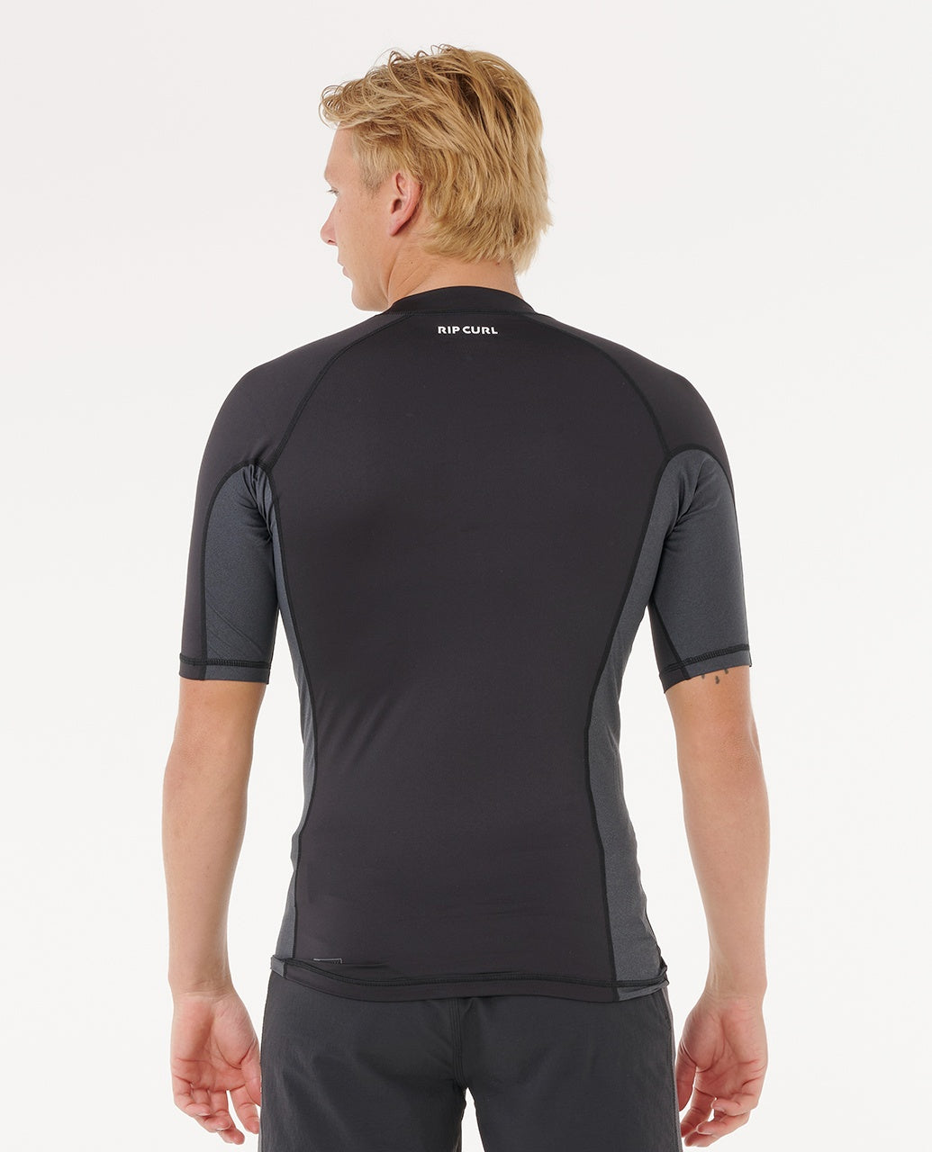 חולצת גלישה קצרה לגברים – Waves UPF50 Performance Short Sleeve Rash Vest