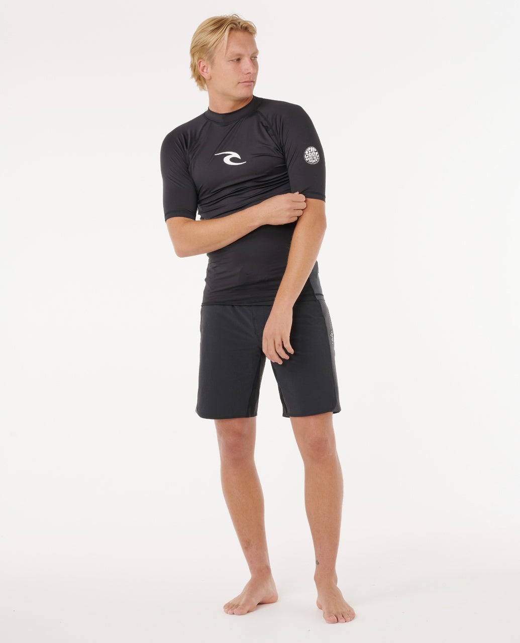 חולצת גלישה קצרה לגברים – Waves UPF50 Performance Short Sleeve Rash Vest