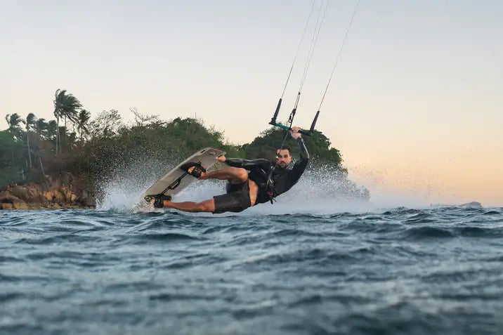 גלשן טווין טיפ לקייט סרפינג ATMOS PRO CARBON 2024