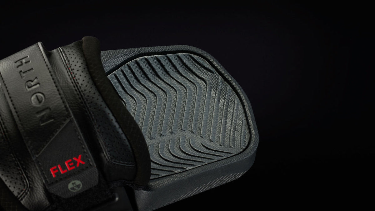 Shaped heel cup